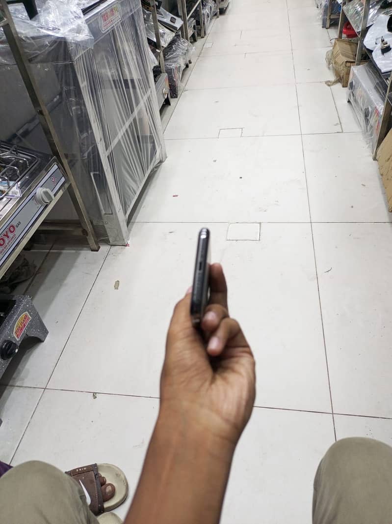 Apple iPhone 11 Pro 6