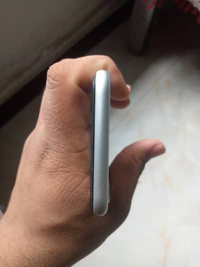 Apple iPhone SE