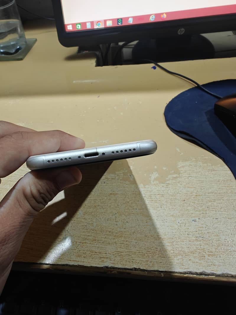 Apple iPhone 11 6