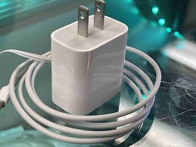 Original iphone charger fast charging spot