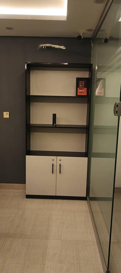 High Quality Beautiful Designed Rack with Shelves and Cabinets