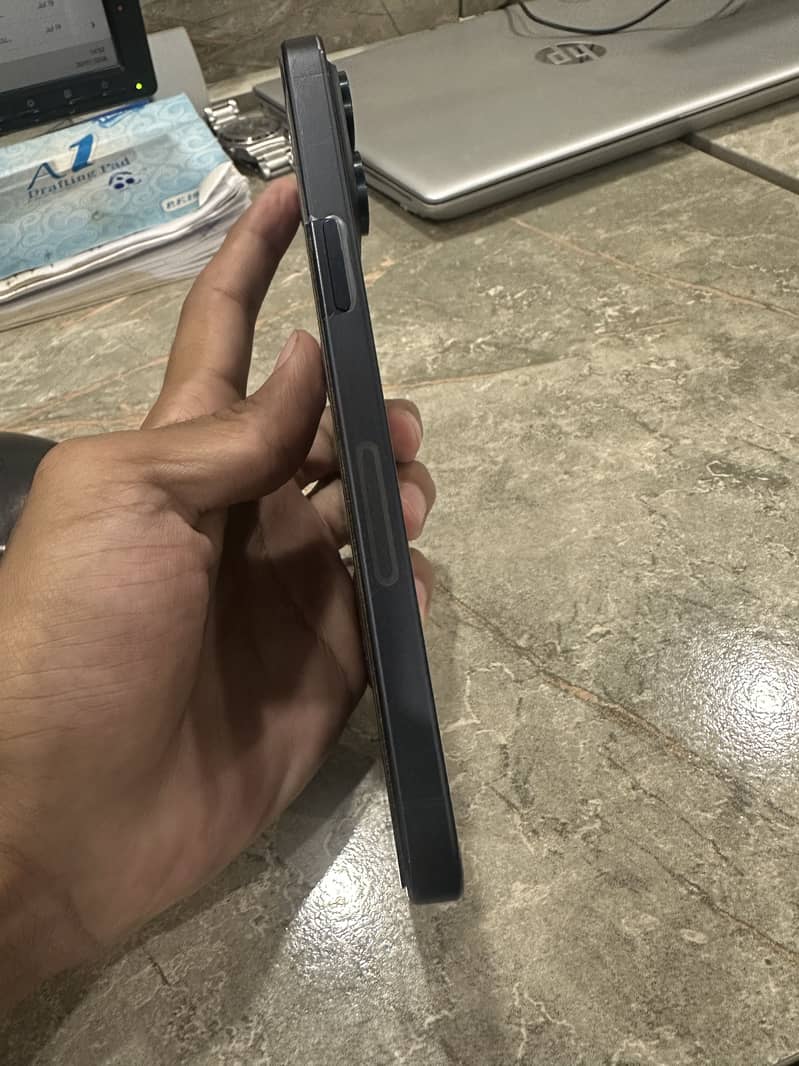 15 Pro Max 4