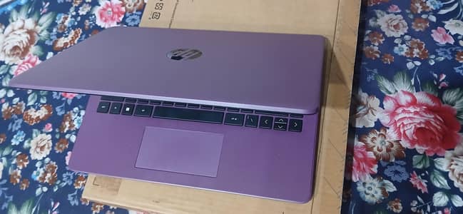 HP 14s