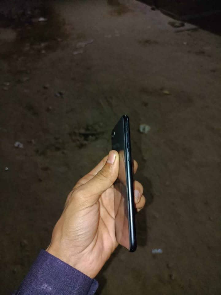 Apple iPhone SE 3