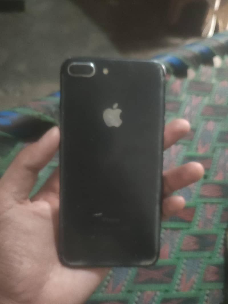 Apple iPhone 7 Plus 1