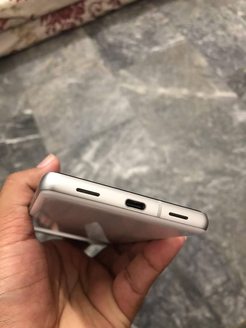 Google Pixel 7A 5
