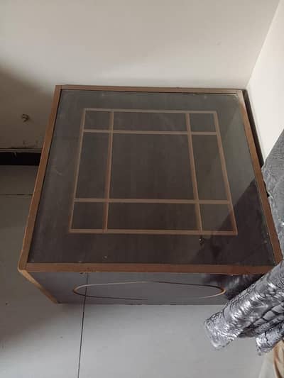 Center Table with two small tables