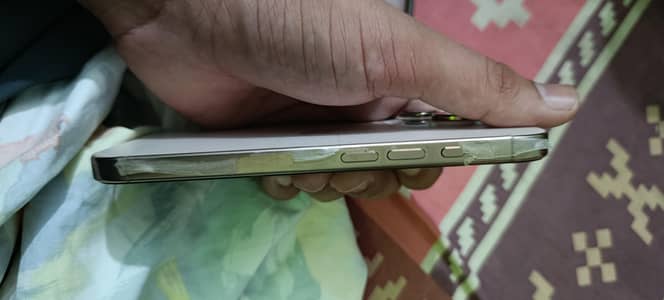 Apple iPhone 16 Pro
