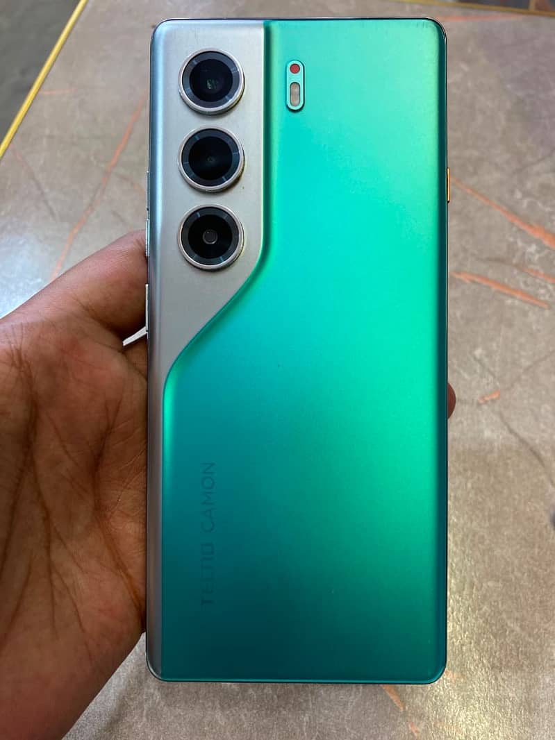 Tecno CAMON 40 Pro 4