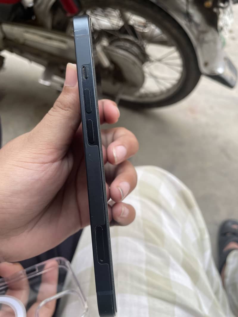 iPhone 13 1