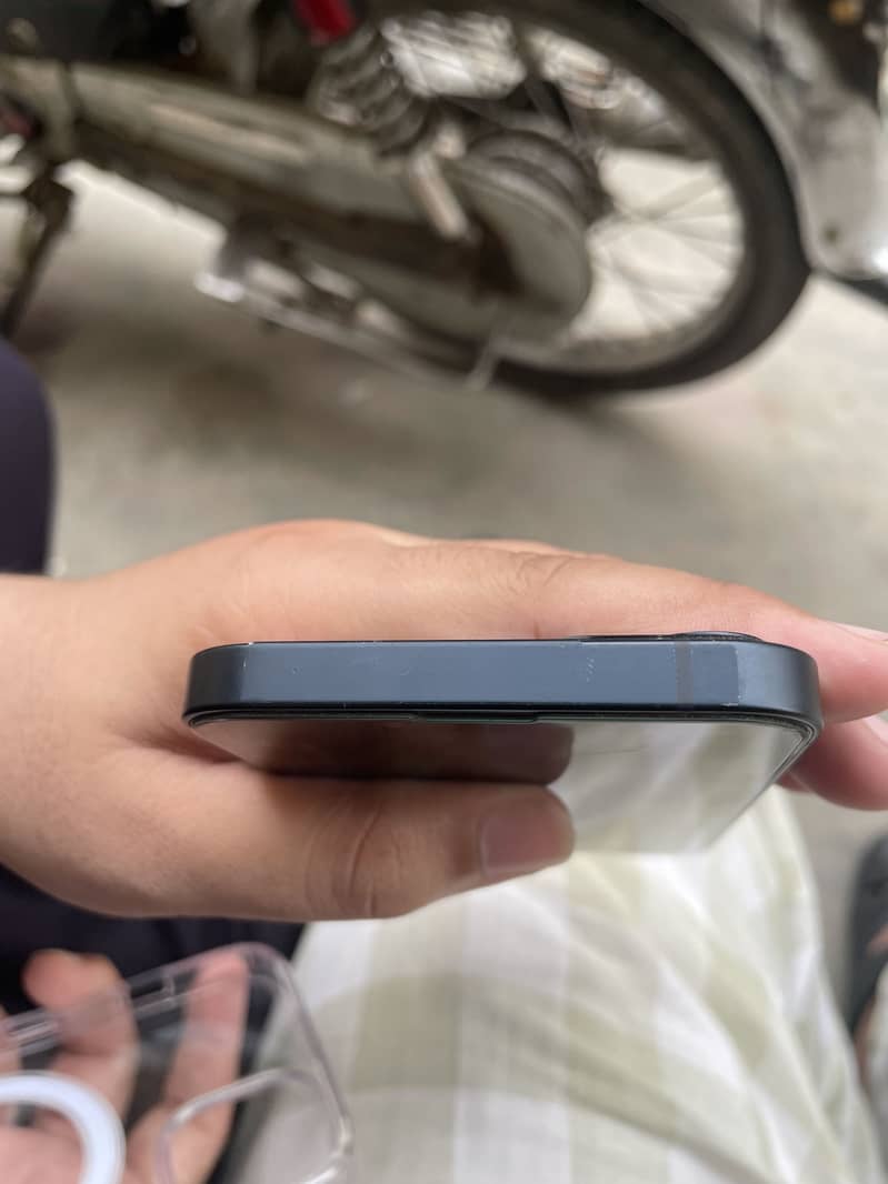 iPhone 13 2