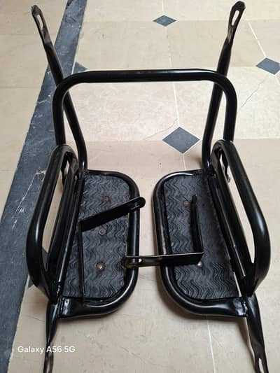 Suzuki 110s Footrest