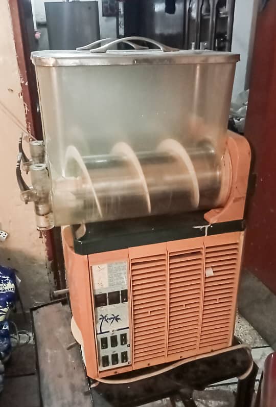 Slush Machine (Impoted in Plastic outer Body) 1