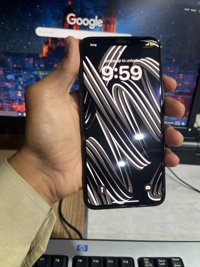 iPhone XS Max Black – 10/10 Condition | SIM Working | Factory Unlocked