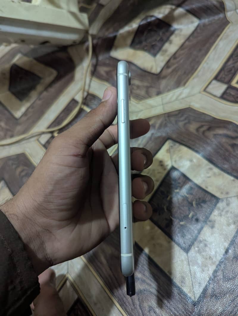 iPhone xr 2
