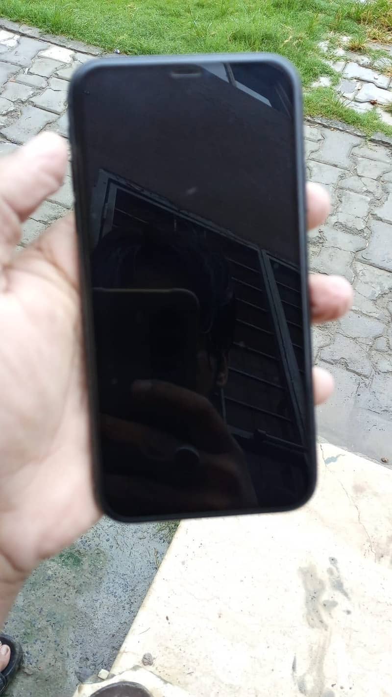 Apple iPhone 11 1
