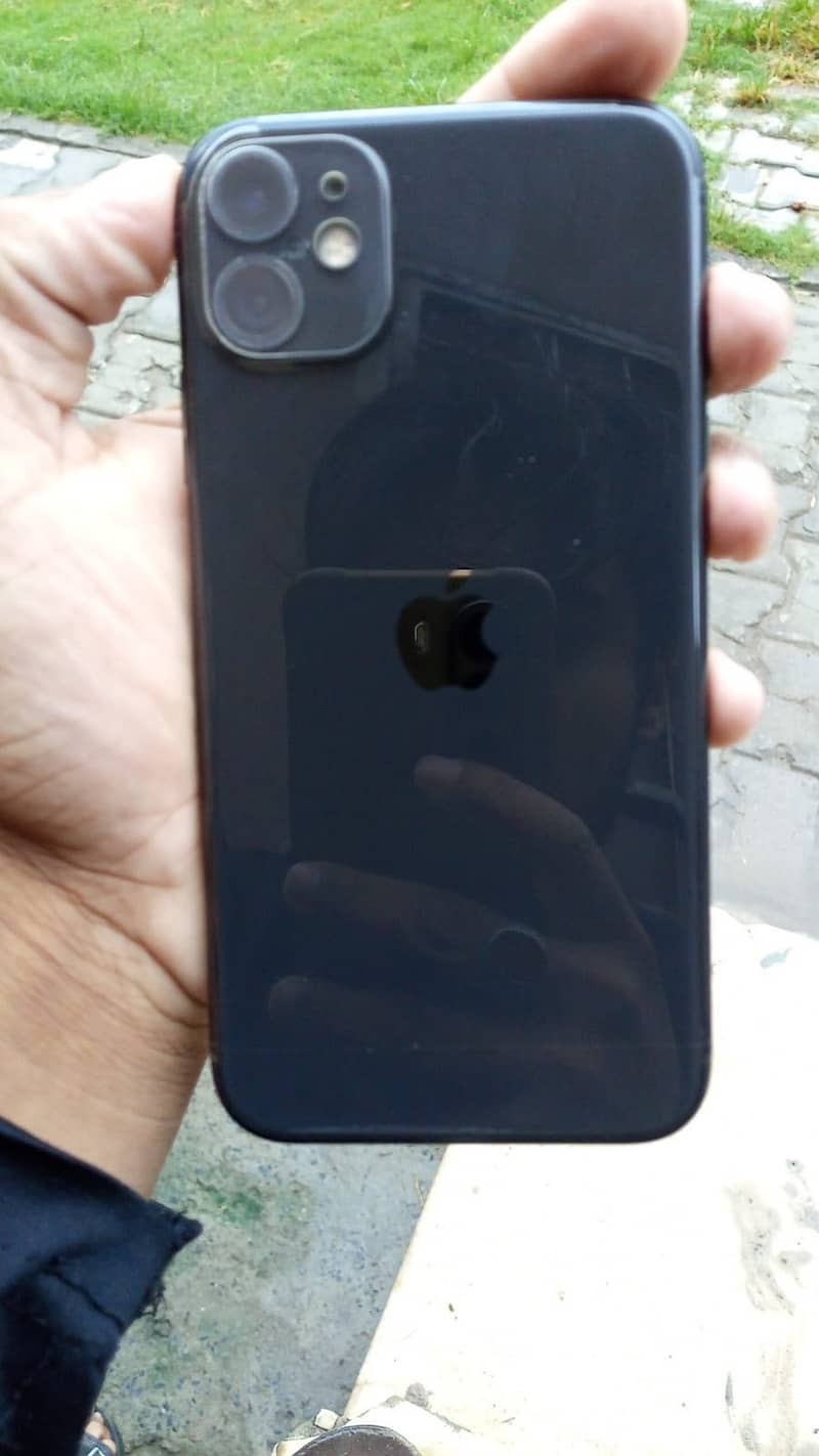 Apple iPhone 11 4