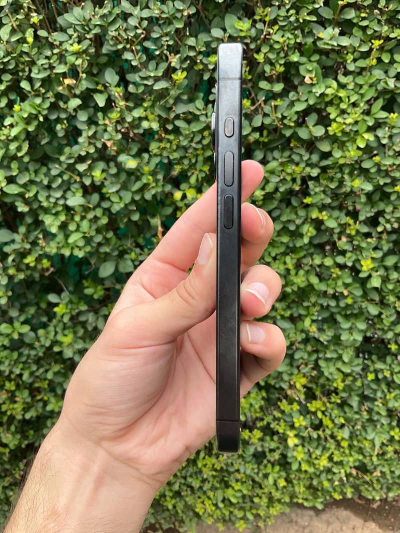 iPhone 15 pro 2