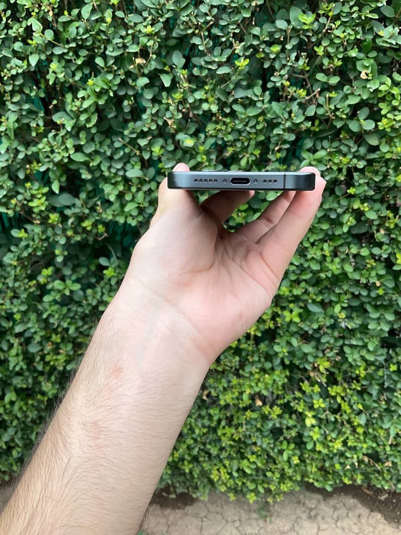 iPhone 15 pro 3