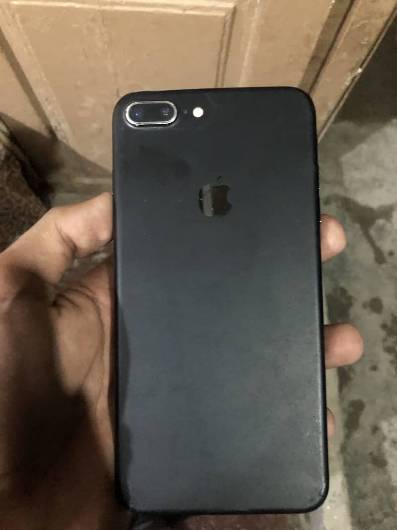 Apple iPhone 7 Plus 2