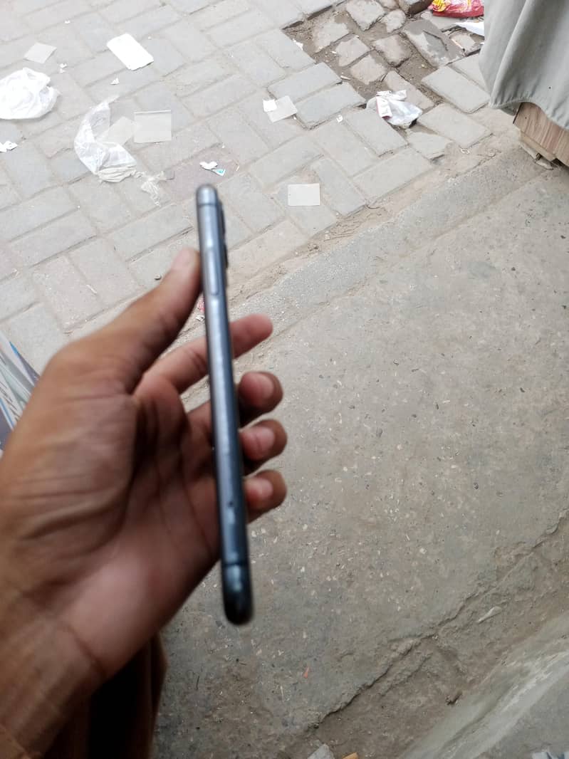 Apple iPhone 11 1