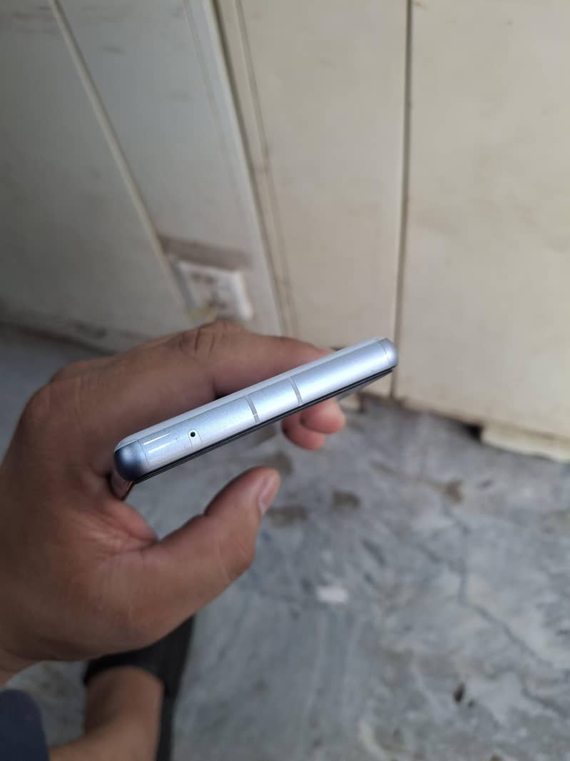 Google Pixel 7a 4