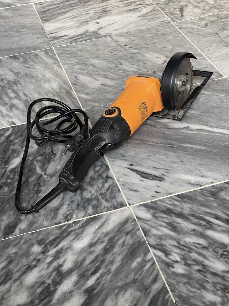 Cutter grinder machine 5