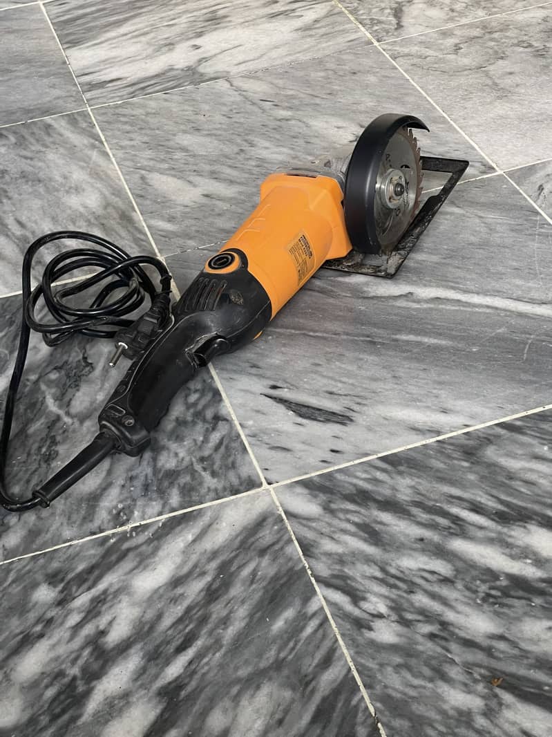 Cutter grinder machine 7