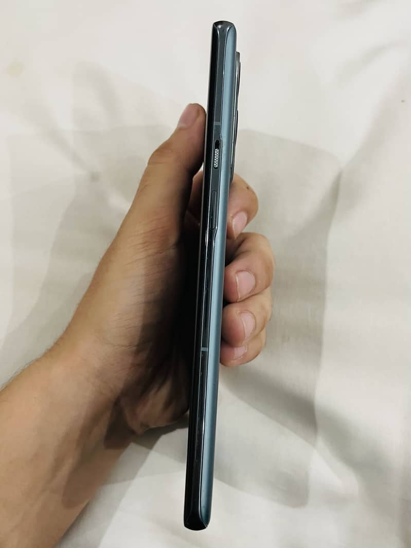 One Plus 9 Pro 6