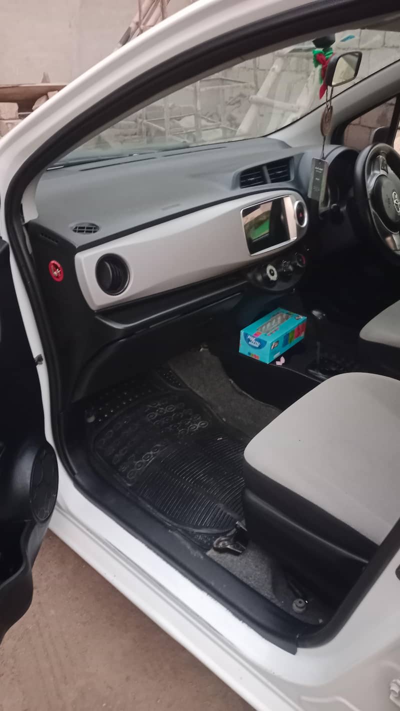 Toyota Vitz 2013/2016 automatic 1