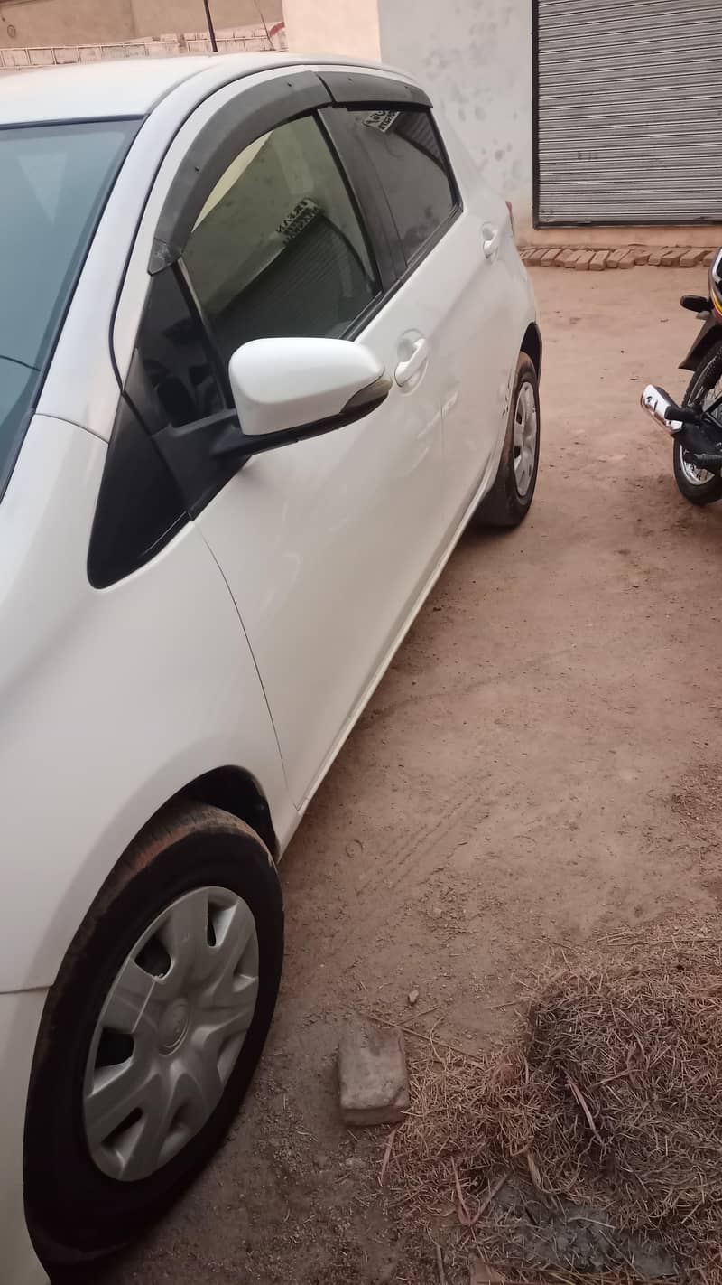 Toyota Vitz 2013/2016 automatic 2