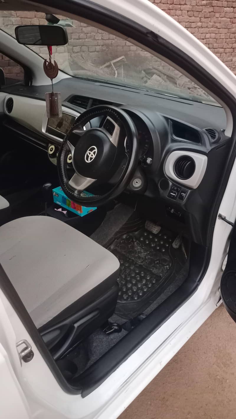 Toyota Vitz 2013/2016 automatic 3