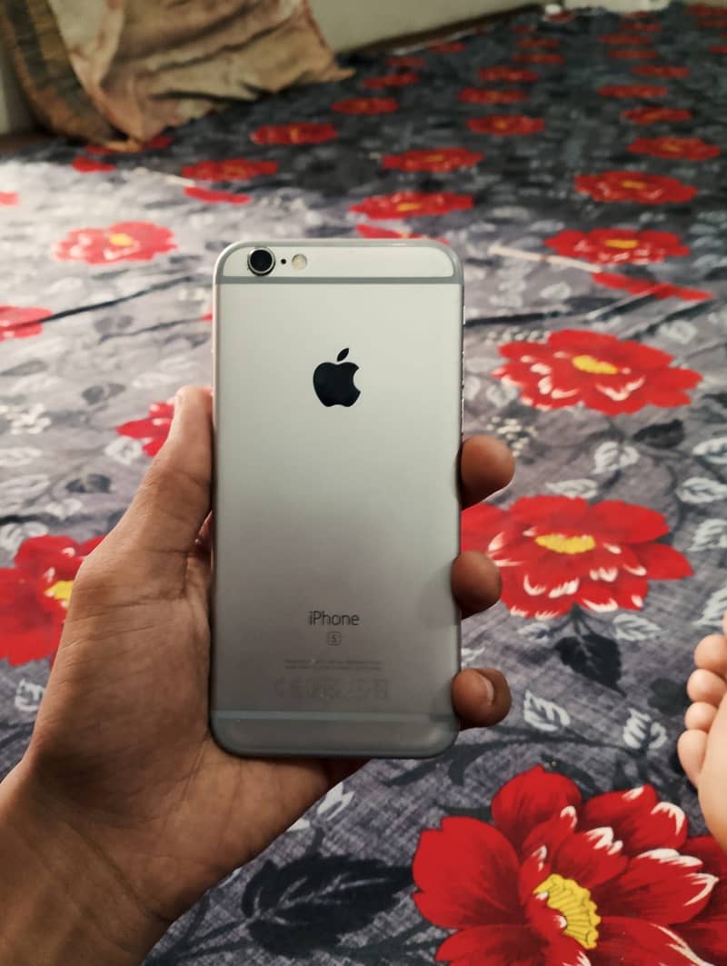 Apple iPhone 6S Plus 2
