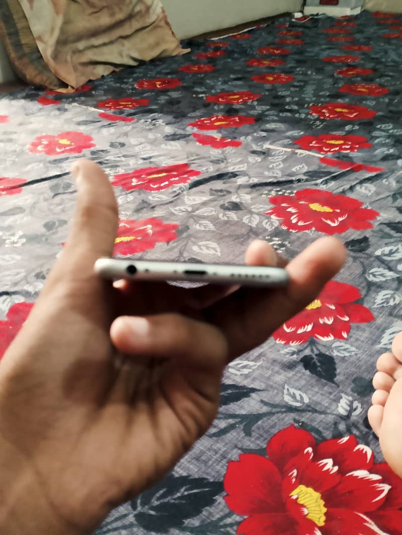 Apple iPhone 6S Plus 3