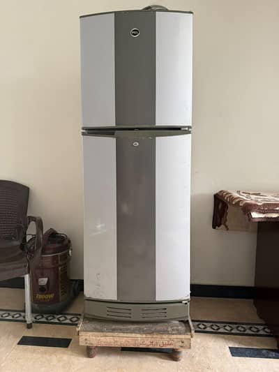 PEL Fridge in Good Condition Inverter