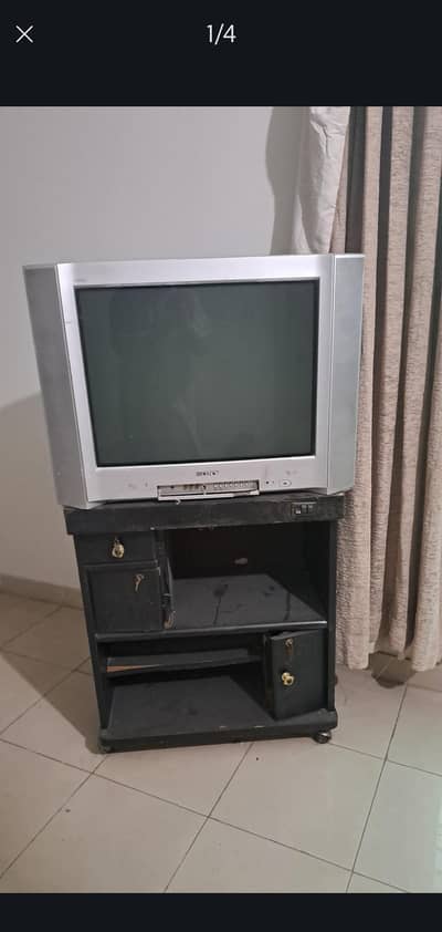 Sony WEGA CRT TV with Wooden Trolley / Stand for Sale - Good Condition