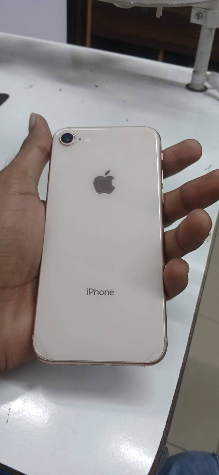 Apple iPhone 8 1