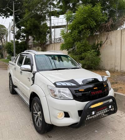 Toyota Hilux Vigo champ model 2012 original color