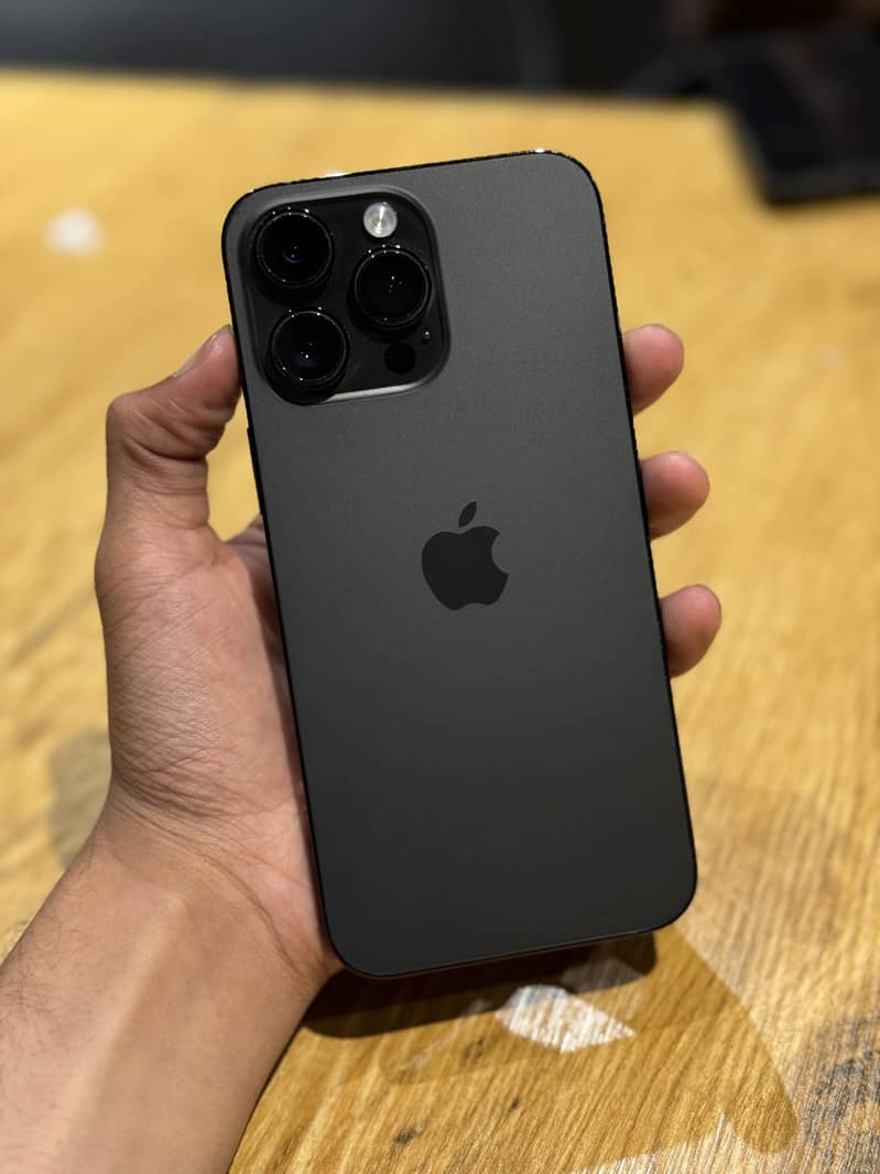 iPhone 14 pro max 2