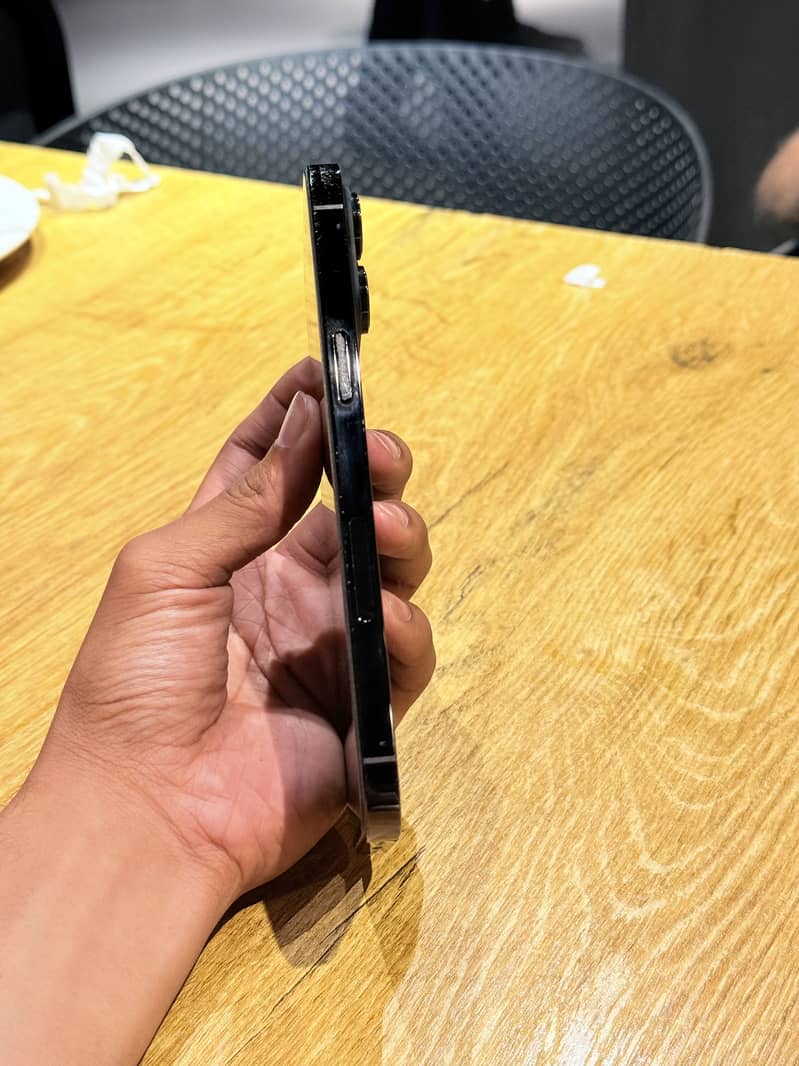 iPhone 14 pro max 3