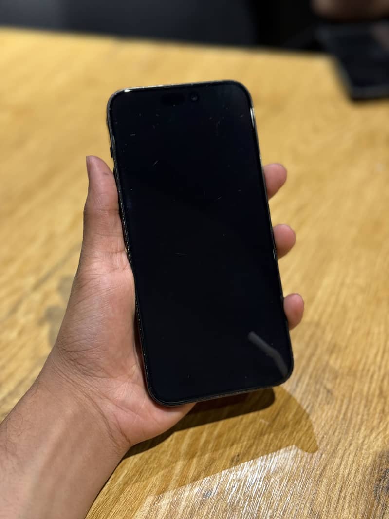 iPhone 14 pro max 4