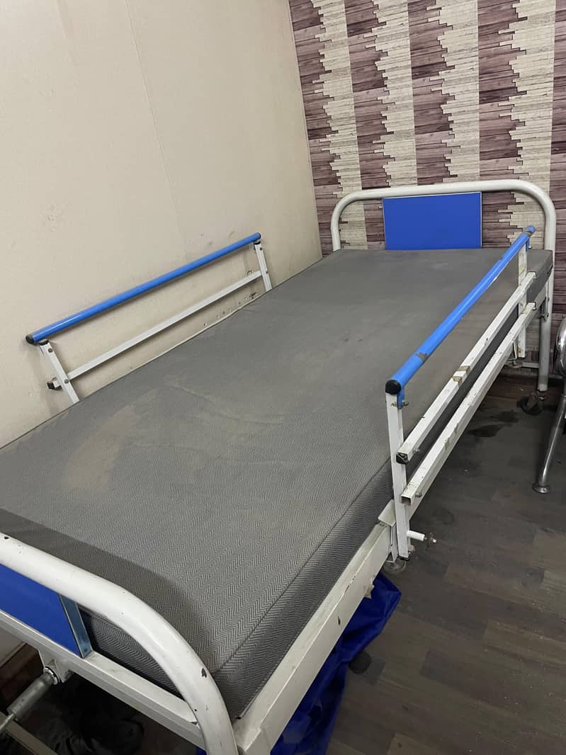 patient bed 0
