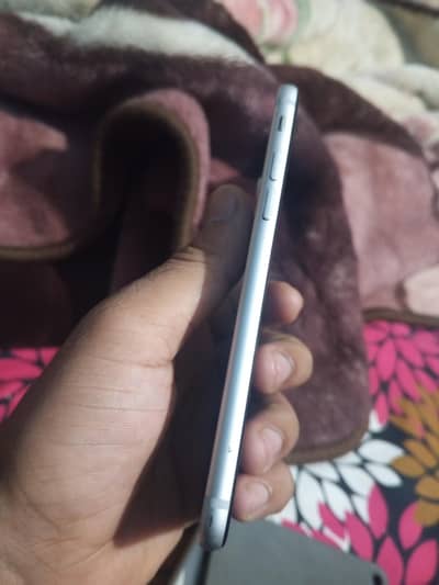 Apple iPhone 7