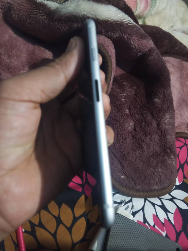 Apple iPhone 7 1