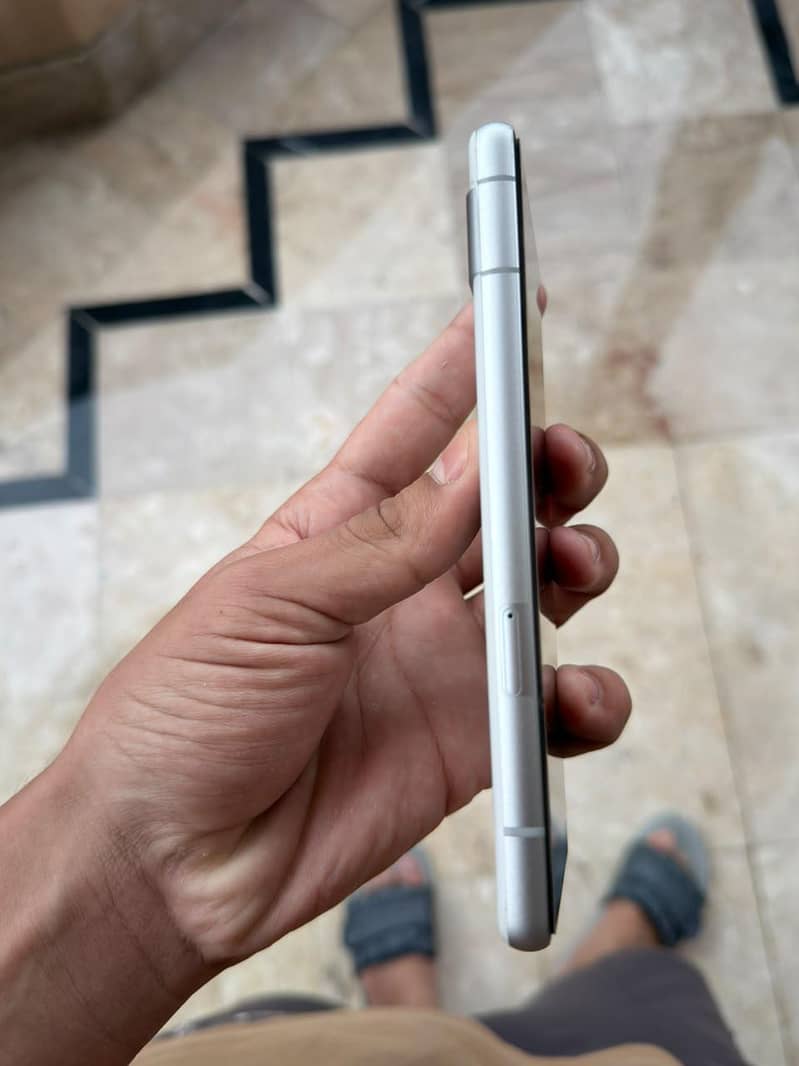 Google Pixel 7a 2