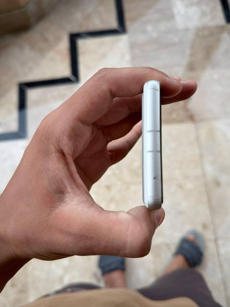 Google Pixel 7a 3