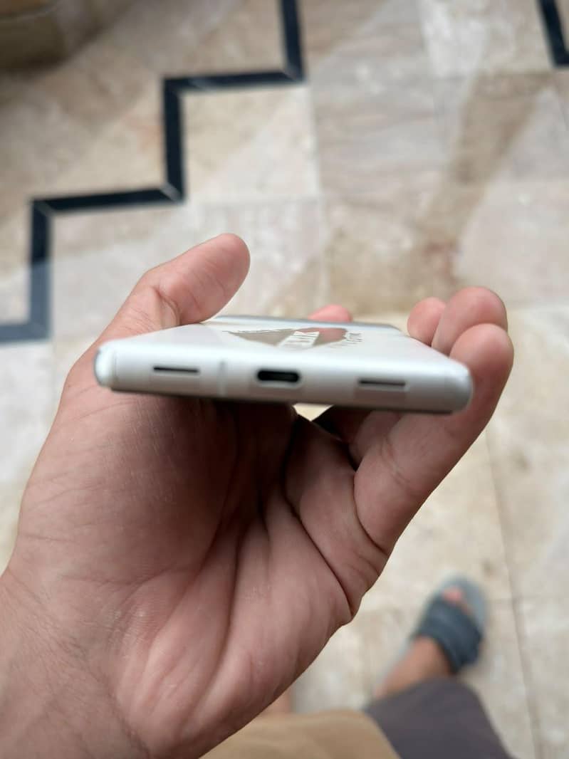 Google Pixel 7a 4