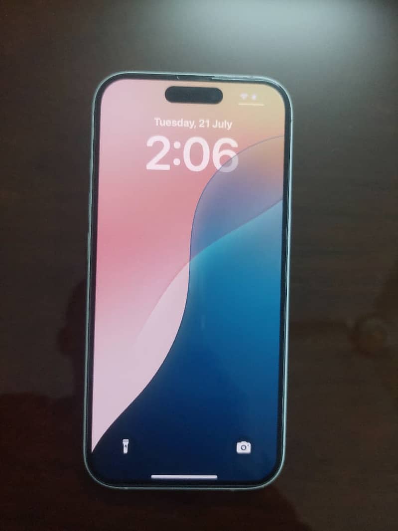 Apple iPhone 16 4