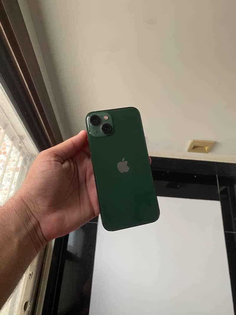 Apple iPhone 13 0