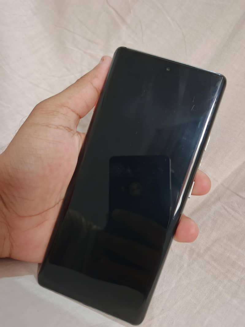 Tecno CAMON 40 Pro 1